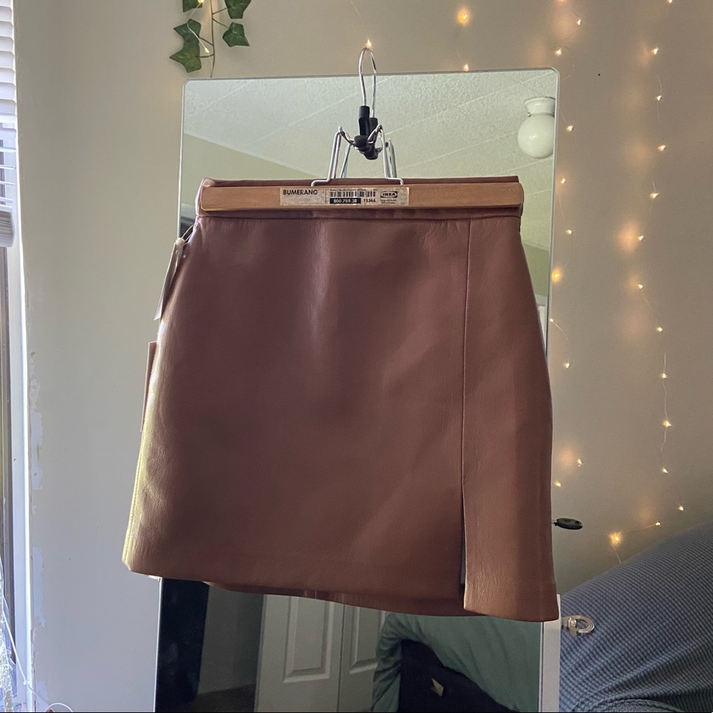 NWT aritzia wilfred brown tempest vegan leather mini skirt